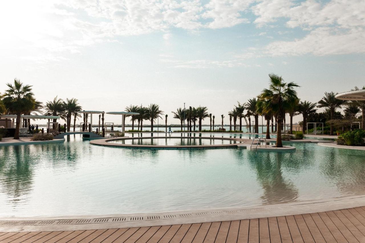 Erth Abu Dhabi Hotel Exterior photo