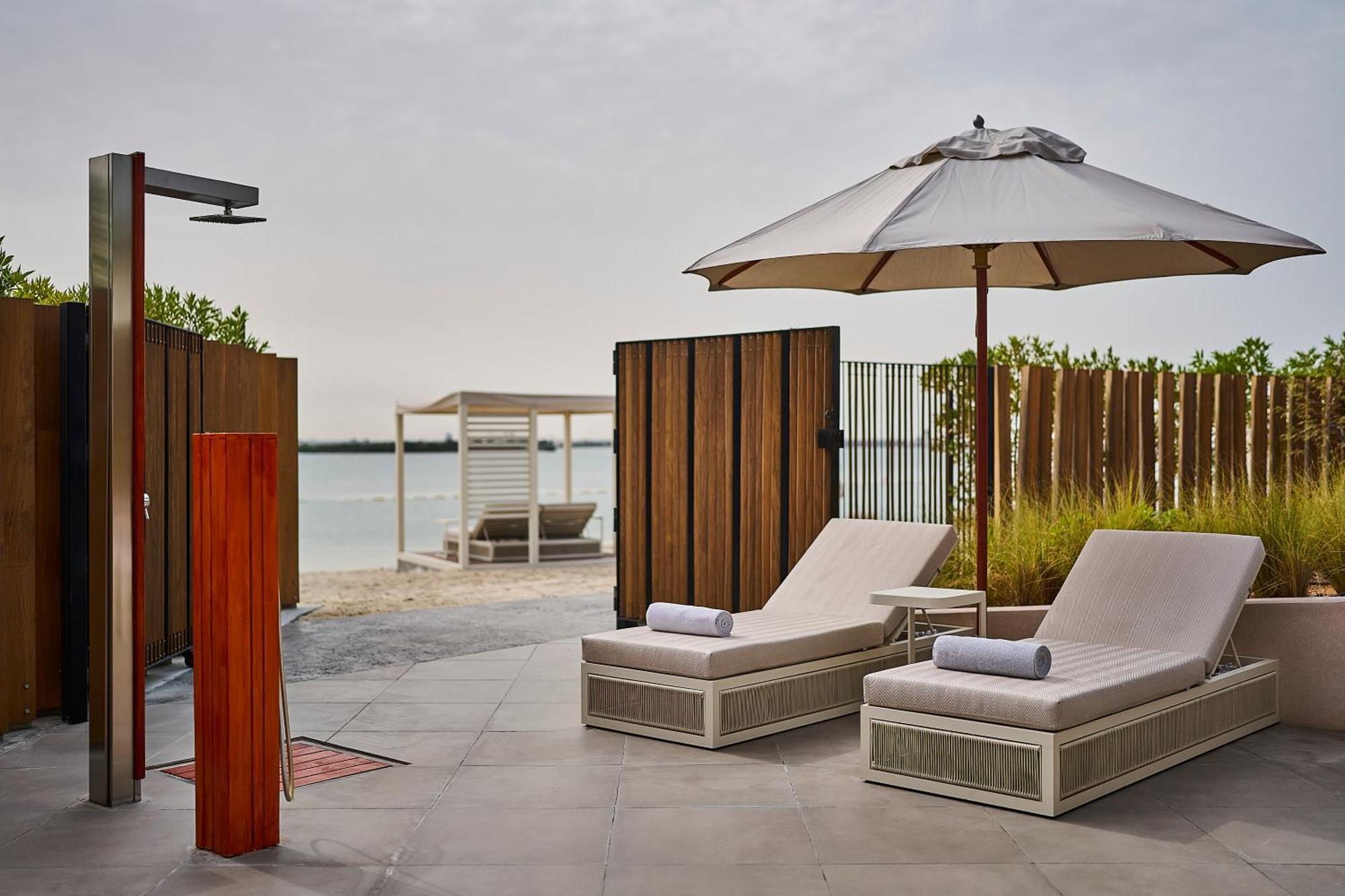 Erth Abu Dhabi Hotel Exterior photo